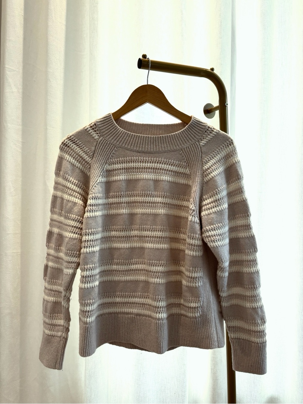 Club Monaco Striped Sweater in Gray & White Size Medium
